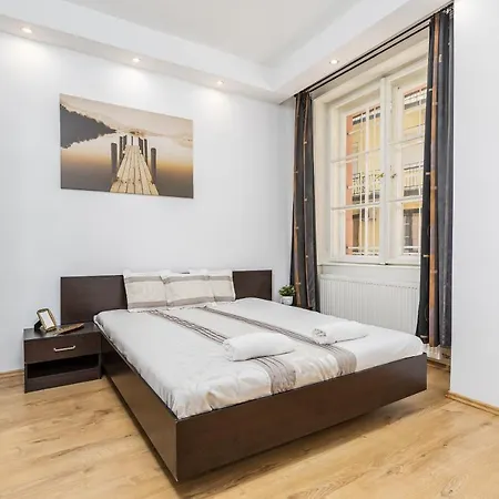 Real Kertesz Apartment Budapest