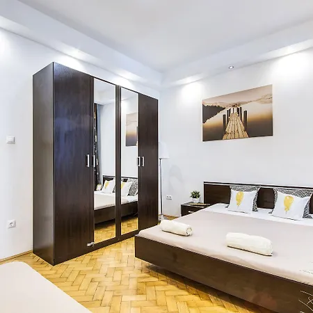 Real Kertesz Apartament *