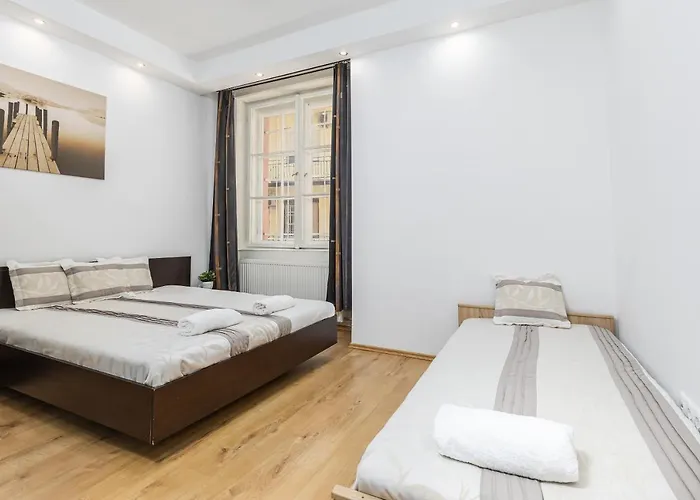 Real Kertesz Apartament *