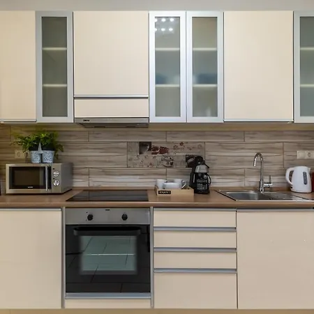 Real Kertesz Apartmán *